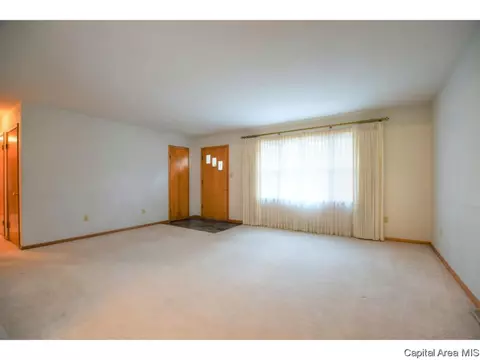 2209 Westview Dr, Springfield, IL 62704 photo 4