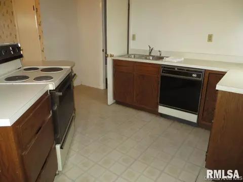 608 S Douglas, Springfield, IL 62704 photo 5