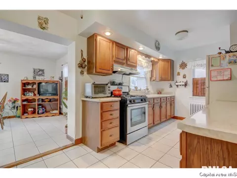 2124 N 6th St, Springfield, IL 62702 photo 5