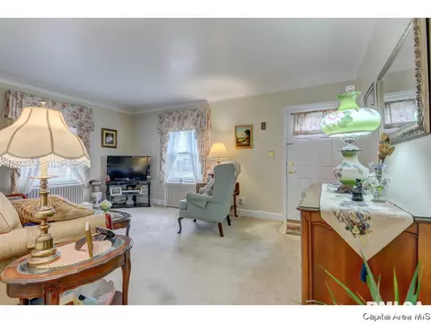 2124 N 6th St, Springfield, IL 62702 photo 2