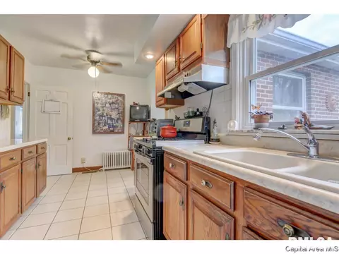 2124 N 6th St, Springfield, IL 62702 photo 7