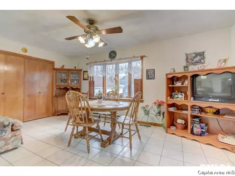 2124 N 6th St, Springfield, IL 62702 photo 10