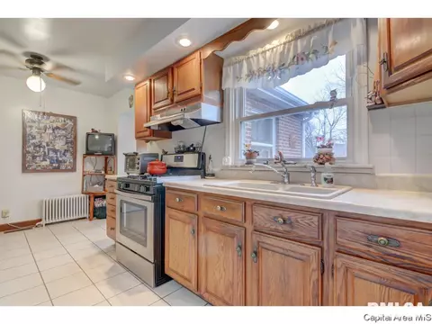 2124 N 6th St, Springfield, IL 62702 photo 6