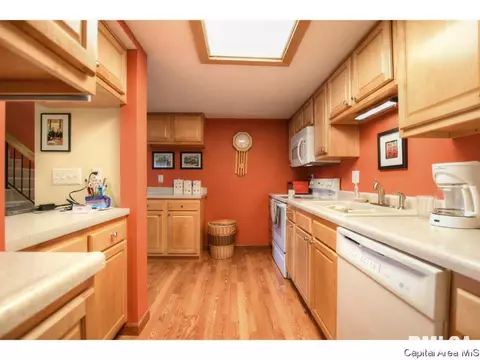 76 Country Pl, Springfield, IL 62703 photo 10