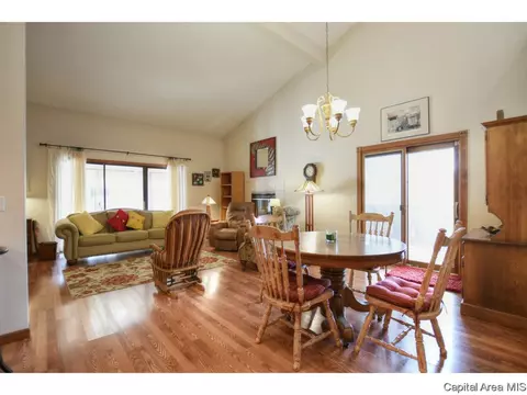 76 Country Pl, Springfield, IL 62703 photo 7