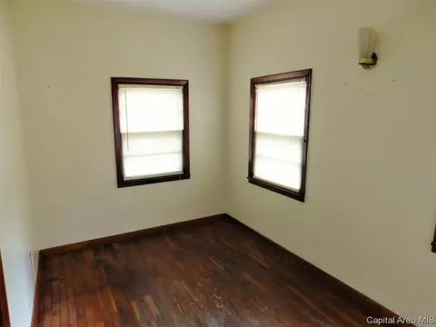 213 W Ebony St, Thayer, IL 62689 photo 9