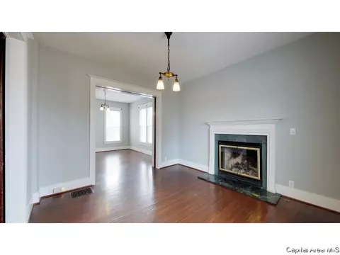 1240 W Governor, Springfield, IL 62704 photo 5