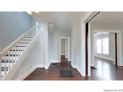 1240 W Governor, Springfield, IL 62704 photo 2