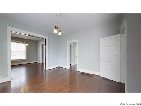 1240 W Governor, Springfield, IL 62704 photo 9