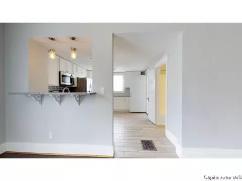 1240 W Governor, Springfield, IL 62704 photo 16
