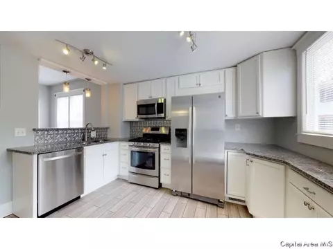 1240 W Governor, Springfield, IL 62704 photo 17