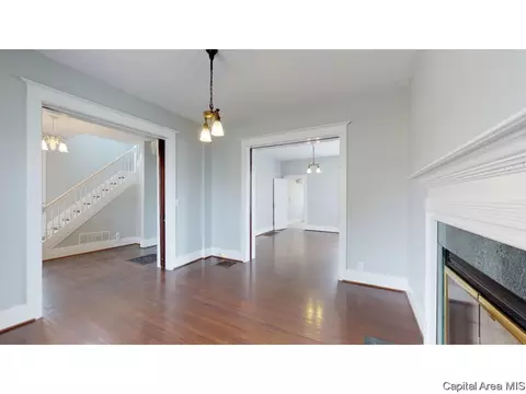 1240 W Governor, Springfield, IL 62704 photo 7