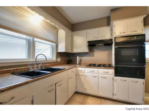 2305 Eastview Dr, Springfield, IL 62702 photo 10