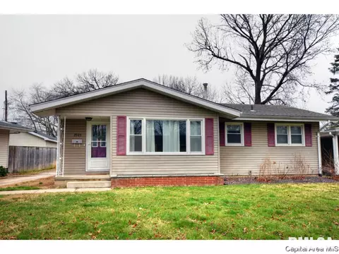 2305 Eastview Dr, Springfield, IL 62702 photo 2