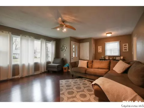 2305 Eastview Dr, Springfield, IL 62702 photo 4