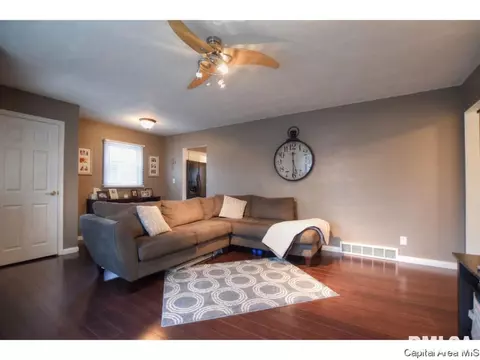 2305 Eastview Dr, Springfield, IL 62702 photo 7