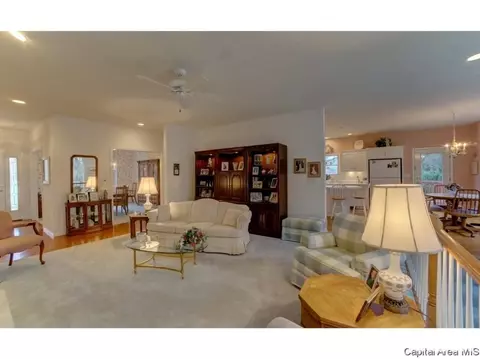 4008 Surry Place Ln, Springfield, IL 62711 photo 4
