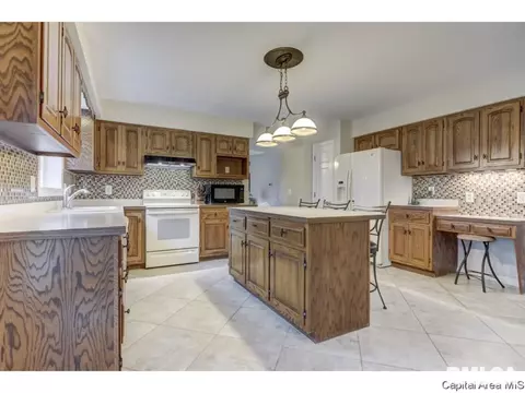 625 Tecumseh, Springfield, IL 62711 photo 10