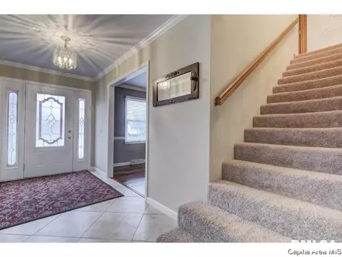 625 Tecumseh, Springfield, IL 62711 photo 2