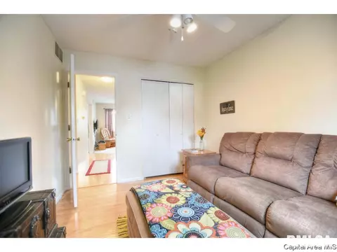 2005 Croydon Dr, Springfield, IL 62703 photo 12