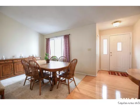 2005 Croydon Dr, Springfield, IL 62703 photo 2