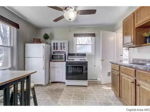 2131 E Hood St, Springfield, IL 62703 photo 7