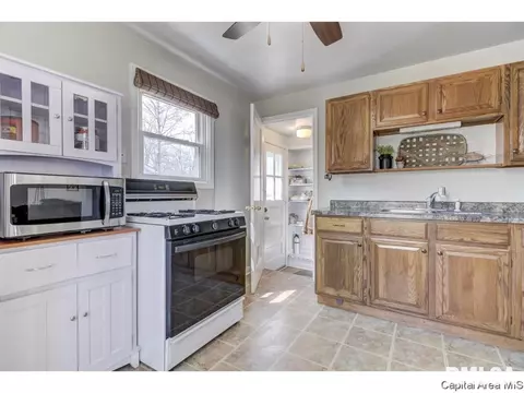 2131 E Hood St, Springfield, IL 62703 photo 11