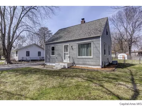 2131 E Hood St, Springfield, IL 62703 photo 3