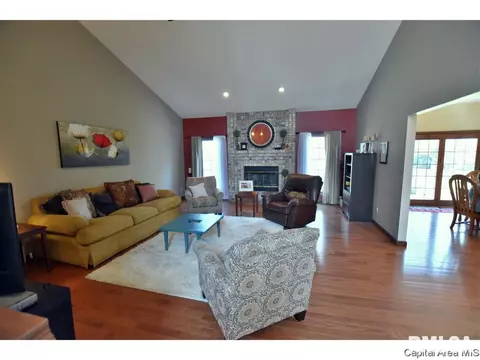 2005 Briar Ct, Springfield, IL 62704 photo 2
