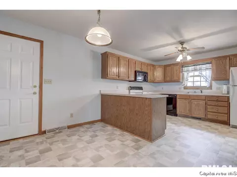 1413 Azalea Ct, Springfield, IL 62712 photo 7