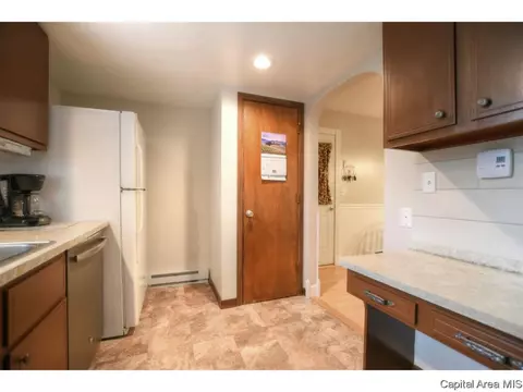 305 Astoria Rd, Springfield, IL 62704 photo 5