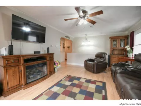 305 Astoria Rd, Springfield, IL 62704 photo 8