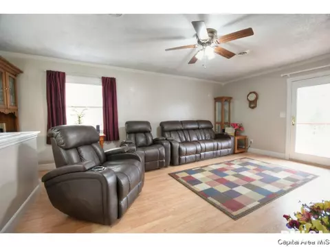 305 Astoria Rd, Springfield, IL 62704 photo 10
