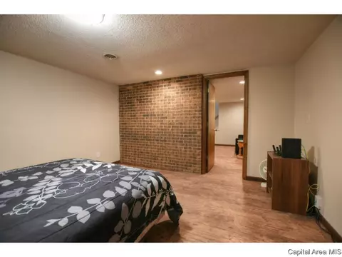 305 Astoria Rd, Springfield, IL 62704 photo 28