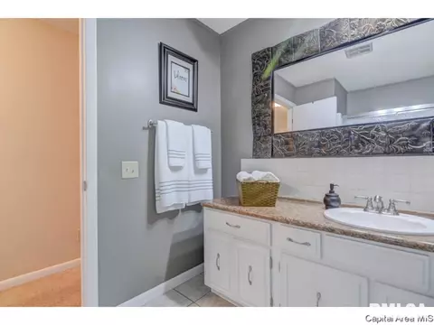2315 Montclair, Springfield, IL 62704 photo 13