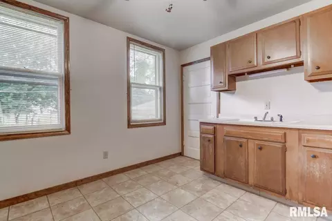 1909 S 6th St, Springfield, IL 62703 photo 10