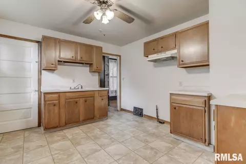 1909 S 6th St, Springfield, IL 62703 photo 9