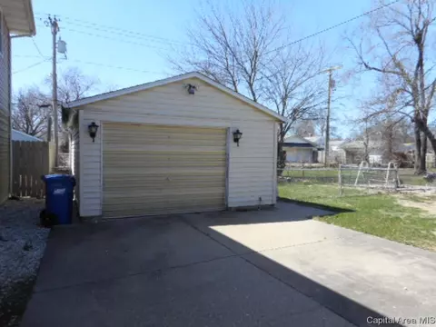 2619 S Spring St, Springfield, IL 62704 photo 5