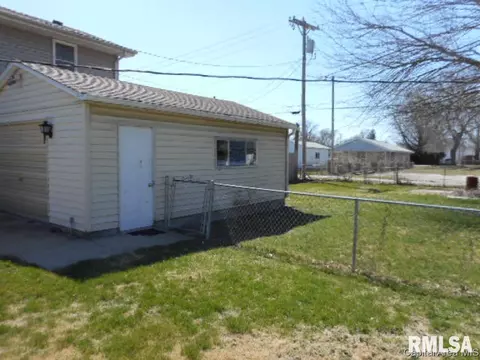 2619 S Spring St, Springfield, IL 62704 photo 4