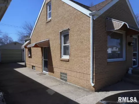 2619 S Spring St, Springfield, IL 62704 photo 2