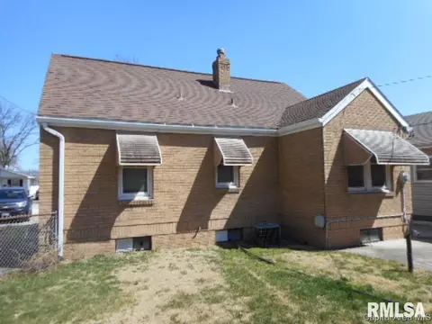 2619 S Spring St, Springfield, IL 62704 photo 3