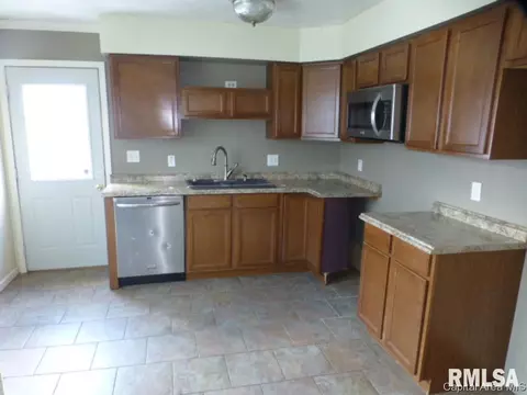 2232 Dunwich Dr, Springfield, IL 62702 photo 4