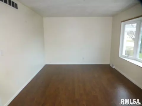 2232 Dunwich Dr, Springfield, IL 62702 photo 2
