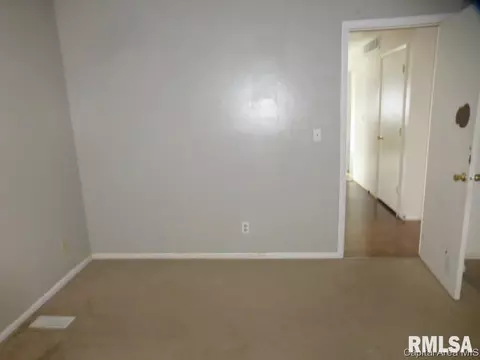2232 Dunwich Dr, Springfield, IL 62702 photo 6