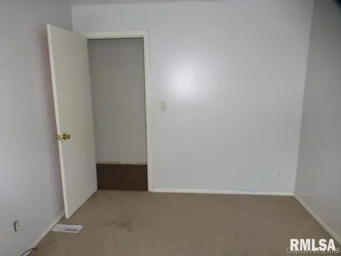 2232 Dunwich Dr, Springfield, IL 62702 photo 7