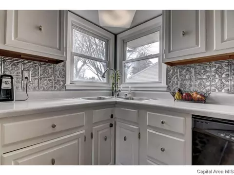 3601 Stanton St, Springfield, IL 62703 photo 8
