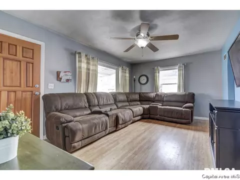 3601 Stanton St, Springfield, IL 62703 photo 4