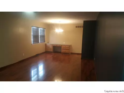 209 Cranmer Dr, Springfield, IL 62704 photo 5