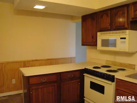 2841 S 13th St, Springfield, IL 62703 photo 8