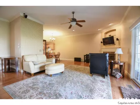 2701 Richardson Dr, Springfield, IL 62711 photo 7